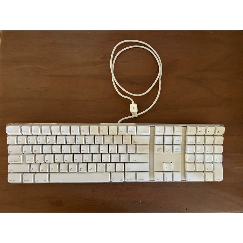 Apple Wired USB Keyboard A1243 Full Size Numeric Keypad Mac White